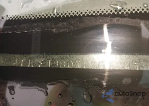 1999 Toyota Avalon Xls z USA, uszkodzony, nr VIN 4T1BF18B0XU301241